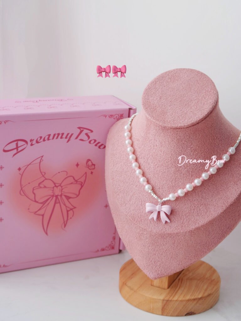 bow pearl necklace