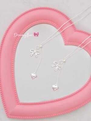 Adjustable bow necklace
